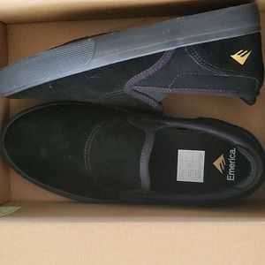 Emerica. Boys slip ons